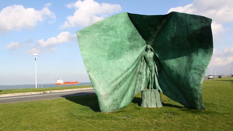 tra-noi: Thom Puckey. The Vesalius Sculpture, Terneuzen. 2007.